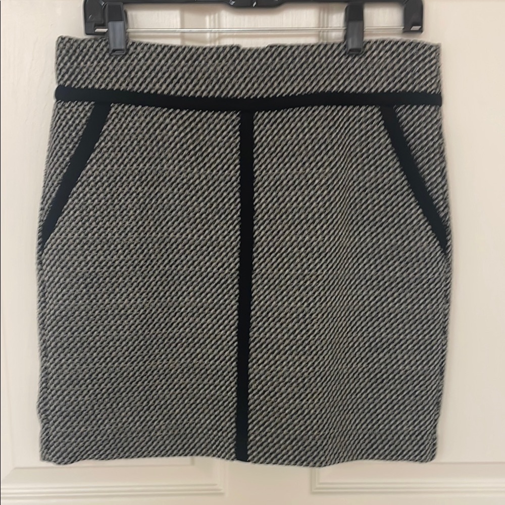 Ann Taylor LOFT Black and White Textured Pencil Skirt size 6